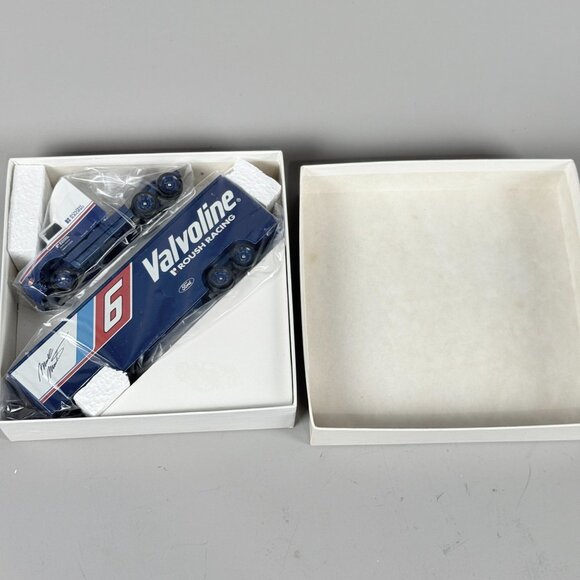 Vintage Nascar Mike Martin Valvoline Roush Racing #6 Semi Truck 1:64 Diecast - Picture 7 of 7